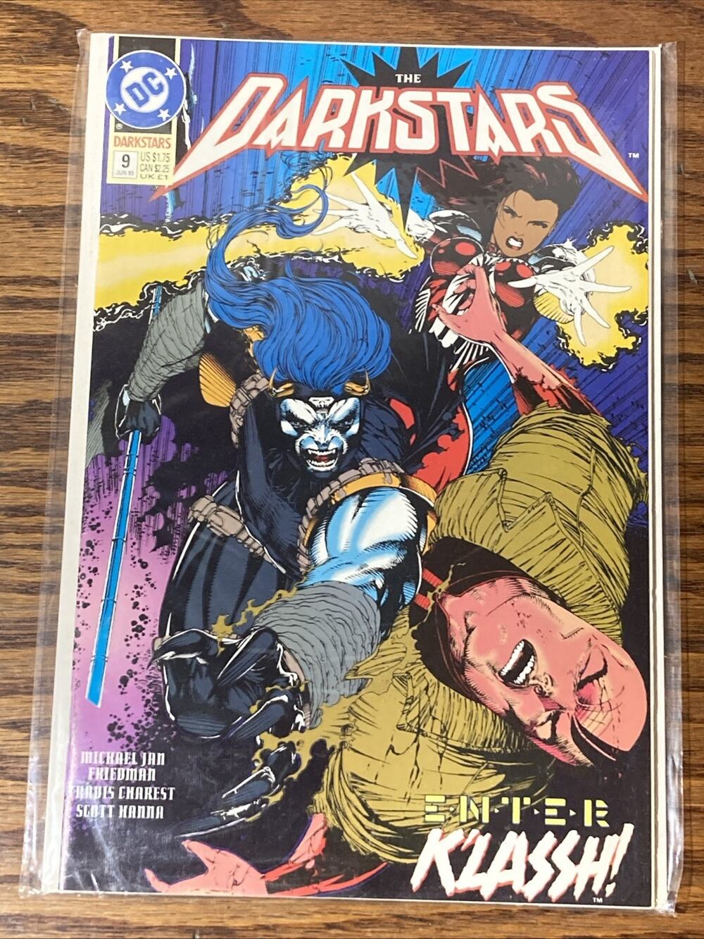 DC Comics Darkstars #9 June 1993 Travis Charest Cover